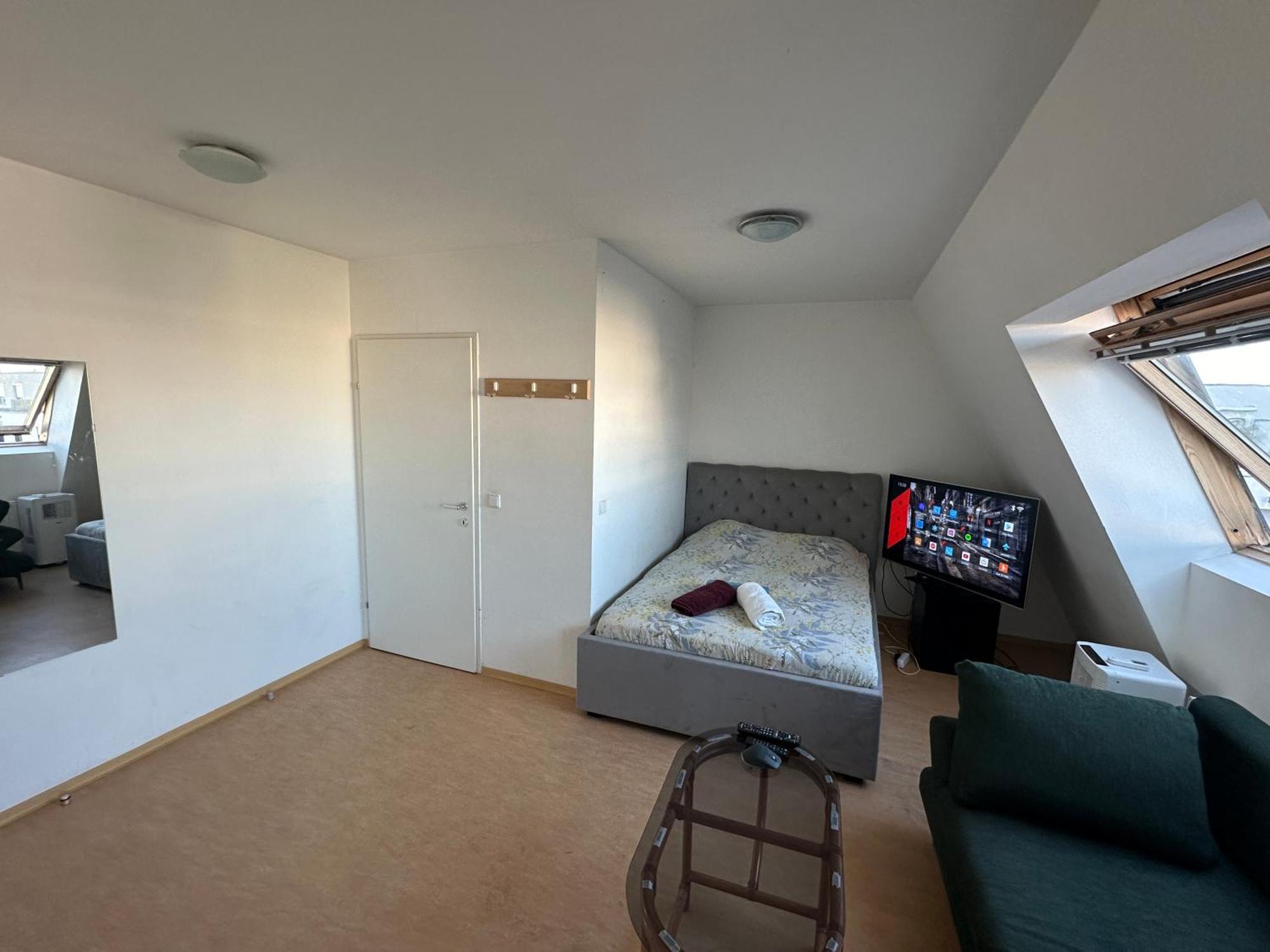 Cozy Bright Penthouse Close To U1 And U6 Metros Wien Exterior foto