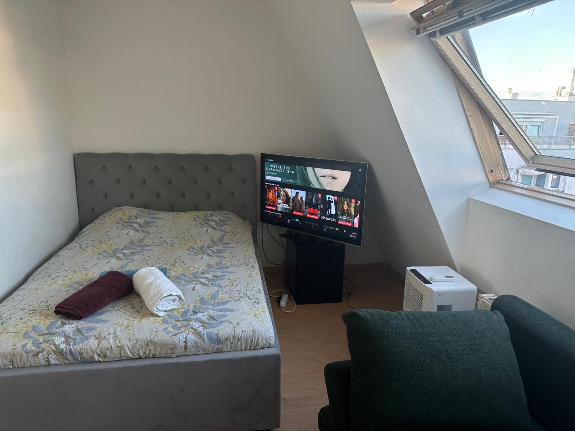 Cozy Bright Penthouse Close To U1 And U6 Metros Wien Exterior foto
