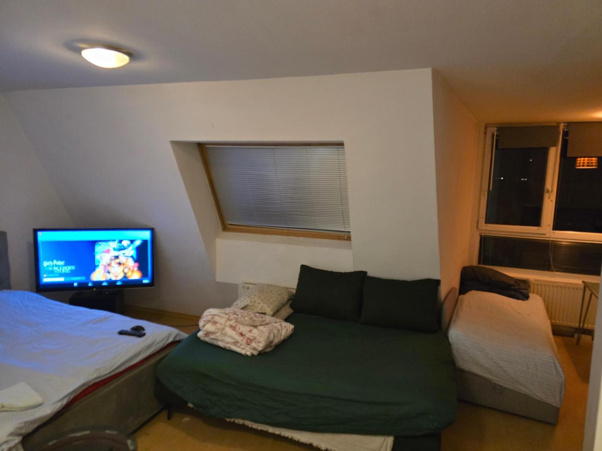 Cozy Bright Penthouse Close To U1 And U6 Metros Wien Exterior foto
